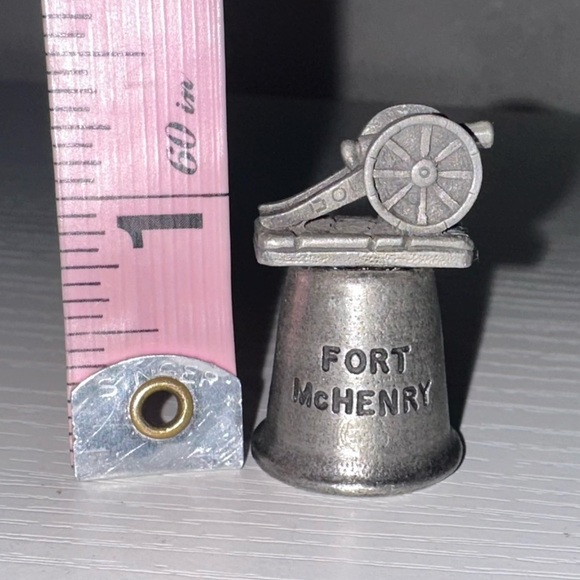 Fort McHenry Pewter Thimble - Picture 3 of 7